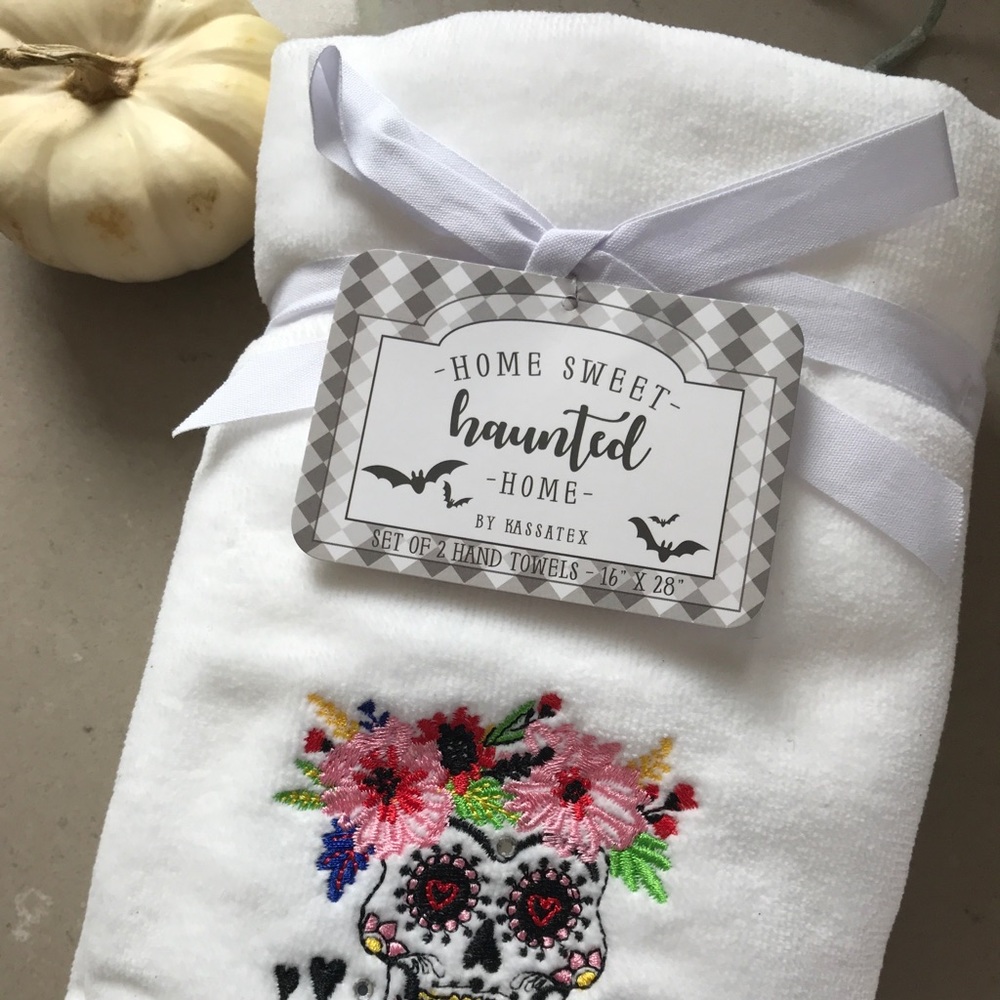 Set of two seasonal hand towels